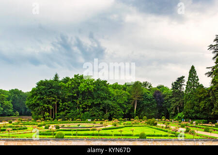 CHENONCEAU, Francia - circa giugno 2014: Giardino di Caterina de' Medici Foto Stock