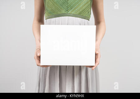 Ragazza con caselle bianche Foto Stock