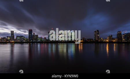 Tramonto sul Canary Wharf Foto Stock