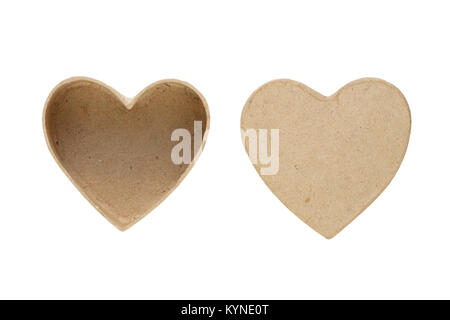 Piccola scatola e coperchio in forma di cuore isolato su sfondo bianco Foto Stock