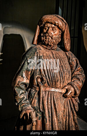 Italia Emilia Romagna Bologna - complesso monumentale di Santa Maria della Vita - Chiesa Compianto sul Cristo morto di Niccolò D'Puglia o dell'Arca - Statua di Giuseppe d'Arimatea Foto Stock