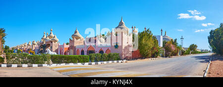 Panorama di 1001 notte bazaar, famoso per la splendida architettura con l'Arabo colorith, Sharm El Sheikh, Egitto. Foto Stock