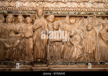 Italia Emilia Romagna Bologna Piazza San Domenico Chiesa di San Domenico - Arco di San Domenico di Nicola Pisano Foto Stock