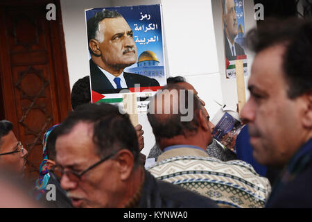 Il Cairo, Egitto. 15 gennaio, 2018. La gente si riunisce presso la tomba di Egitto del compianto leader nazionalista Gamal Abdel-Nasser in onore del suo centenario della nascita del Cairo in Egitto, a gennaio 15, 2018. Credito: Ahmed Gomaa/Xinhua/Alamy Live News Foto Stock