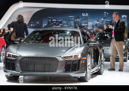 Detroit, STATI UNITI D'AMERICA. 15 gennaio, 2018. Audi presenta la R8 V10 al Detroit Auto Show 2018 a Detroit, noi, 15 gennaio 2018. Credito: Boris Roessler/dpa/Alamy Live News Foto Stock