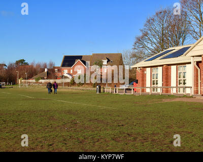 Kesgrave, UK. 16 gennaio, 2018. Regno Unito: meteo soleggiate inverno mattina presso il giubileo del millennio Hall a Kesgrave, Suffolk. Foto Stock