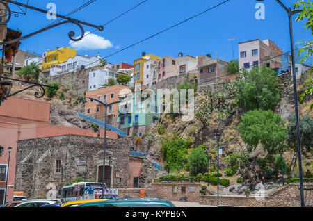 Guanajuato, Messico - 05 giugno 2013 :vista delle tradizionali case colorate del fascino della città di Guanajuato Foto Stock