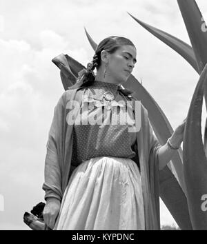 Frida Kahlo de Rivera (1907-1954), il pittore messicano, fotografata nel 1936 da Toni Frissell Foto Stock