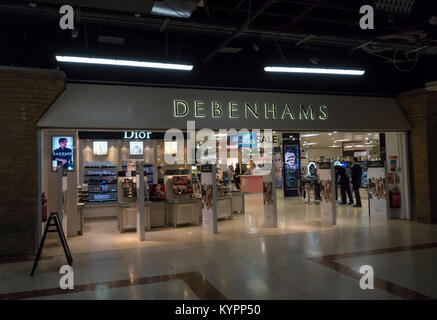 Gli ingressi al negozio Debenhams nel centro di Grafton Cambridge Foto Stock