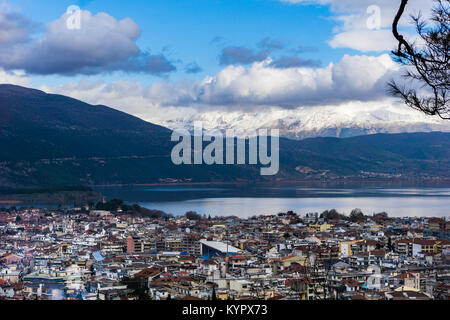 Vista panoramica della città di Ioannina in Epiro, Grecia Foto Stock