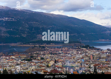 Vista panoramica della città di Ioannina in Epiro, Grecia Foto Stock