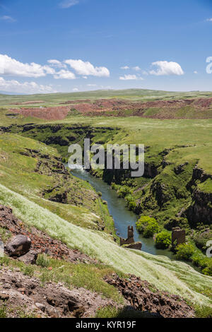 Ani è un rovinato medievale Armena città ora situato in Turchia della provincia di Kars, accanto alla chiusura delle frontiere con l'Armenia. Foto Stock