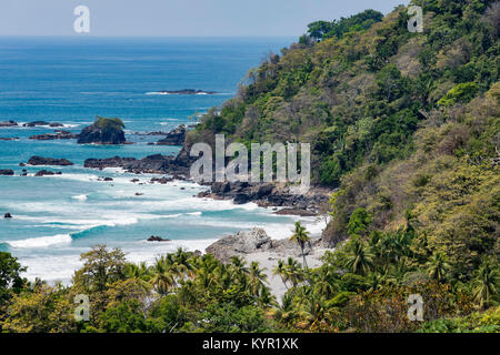 Costa scoscesa appena fuori dal Parco Nazionale di Manuel Antonio, Costa Rica Foto Stock