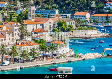 Vista aerea a città costiera di Hvar nella regione di Dalmazia, Croazia Mediterraneo. Foto Stock