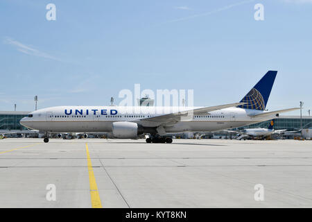 United Airlines, line up, lineup, varie compagnie aeree, posizione di parcheggio, parcheggio, gioco, terminale 2, Torre, aeromobili, aereo, aeroporto di Monaco di Baviera, Foto Stock