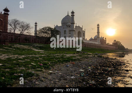 Il Taj Mahal, Agra, Uttar Pradesh, India Foto Stock