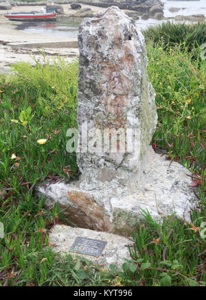 Monumento a Sir Cloudesley Shovell ( ammiraglio della flotta ), Porth Hellick Bay, St Marys, isole Scilly, Cornwall, Regno Unito Foto Stock