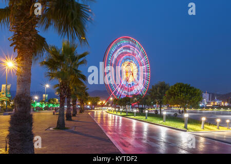 Ruota panoramica Ferris a Batumi Lungomare, Georgia Foto Stock