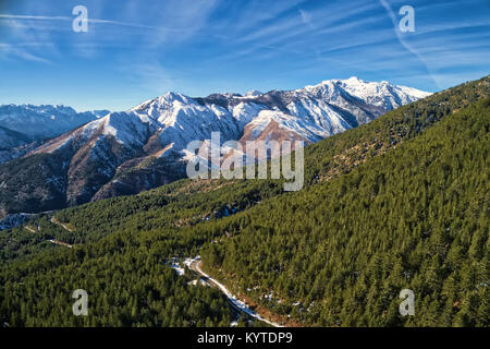 Paesaggio invernale dal Pindus mountain range, Grecia Foto Stock