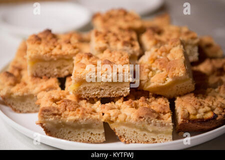 Tedesco tradizionale Apple Crumble torta 'Streuselkuchen' Foto Stock