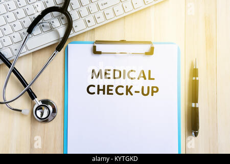 Assistenza medica e sanitaria concetto - Check-up medico testo. Foto Stock