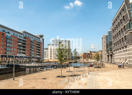 Clarence Dock a Leeds è una destinazione per lo shopping e il tempo libero nel centro di Leeds, West Yorkshire, Inghilterra Foto Stock