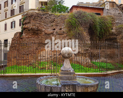 Italia Lazio Roma Tempio di Iside Foto Stock