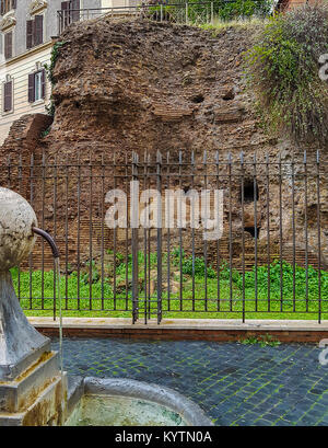 Italia Lazio Roma Tempio di Iside Foto Stock