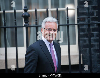 Sir Alan Duncan, Ministro di Stato per l'Europa e le Americhe, arriva a Downing Street per un incontro con Theresa Maggio Foto Stock