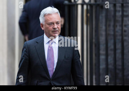 Londra, Regno Unito. 16 gennaio, 2018. Sir Alan Duncan MP, Ministro di Stato per l'Europa e le Americhe, foglie 10 Downing Street a seguito di una riunione del gabinetto. Soggetti prevede siano stati discussi includono il crollo di Carillion. Credito: Mark Kerrison/Alamy Live News Foto Stock