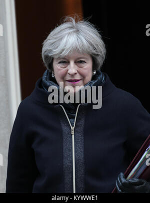 Londra, Regno Unito. Xvii gen, 2018. Il primo ministro Theresa Maggio visto lasciare 10 Downing Street, Londra. Credito: RM Premere/Alamy Live News Foto Stock