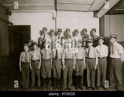 Un tipico gruppo di messaggeri al telegrafo postale sede principale, 253 Broadway. Foto Stock