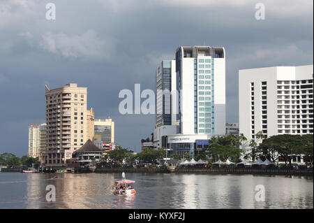 Fiume Sarawak a Kuching in Malesia Foto Stock