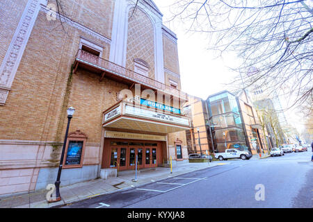 Portland, Oregon, Stati Uniti - Dic 22, 2017 : Ingresso di Arlene Schnitzer Concert Hall Foto Stock