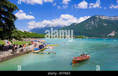 Il lago di Annecy, Lac d'Annecy, alta Savoia in estate, Francia, Europa Foto Stock