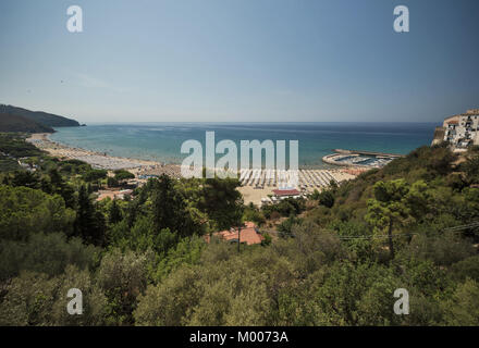 Vista di Sperlonga dal circuito dei borghi più belli d'Italia. Foto Stock