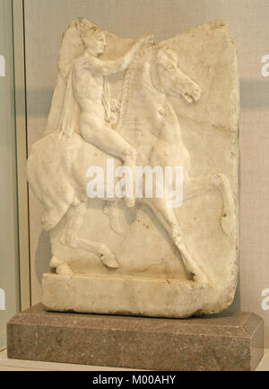 Rilievo marmoreo di un cavaliere dal tardo periodo ellenistico, greco del I secolo a.c. la Metropolitan Museum of Art (TEM), Upper Manhattan, New Yor Foto Stock