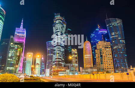 Edifici nel centro di Doha la capitale del Qatar Foto Stock