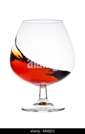 Elegante bicchiere di brandy Cognac drink alcolici isolati su sfondo bianco Foto Stock