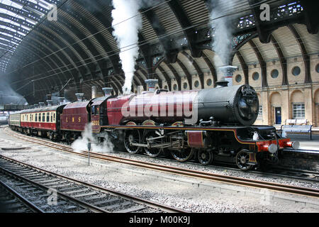 LMS Pacific locomotiva a vapore n. 6201 La Principessa Elisabetta presso la stazione di York, 4 luglio 2009 - York, North Yorkshire, Regno Unito Foto Stock