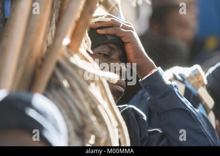 Trasferimento a Catania, Sicilia, con 505 le persone soccorse a bordo della MS Aquarius il 17 gennaio 2018; SOS Mediterranee; Medecins sans frontieres | Utilizzo di tutto il mondo Foto Stock