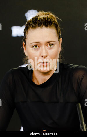 Melbourne, AUS, 18 Gennaio 2018: Russo tennista Maria Sharapova parla alla stampa dopo la sua seconda vittoria rotonda al 2018 Open di Australia a Melbourne Park. Credito: Frank Molter/Alamy Live News Foto Stock