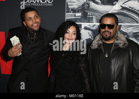 Los Angeles, Ca, Stati Uniti d'America. Xvii gen, 2018. O'Shea Jackson Jr., Ice Cube, Kimberly Woodruff, alla premiere di spelonca di ladri al Regal Teatri a LA LIVE a Los Angeles, la California il 17 gennaio 2018. Credito: Faye Sadou/media/punzone Alamy Live News Foto Stock