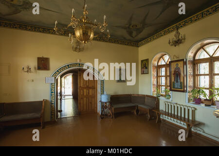 Boloto Beloye, Regione di Gomel, Bielorussia. Interno della Chiesa Ortodossa di San Giorgio costruita sul luogo dove vi era Oak Grove di recente. Foto Stock