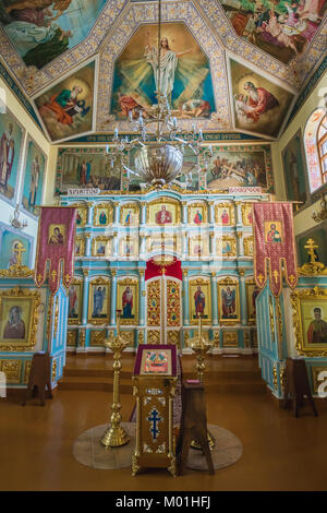 Boloto Beloye, Regione di Gomel, Bielorussia. Interno della Chiesa Ortodossa di San Giorgio costruita sul luogo dove vi era Oak Grove di recente. Foto Stock