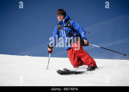 22 & 23/2/14 Backcountry telemark nei pressi di Valdezcaray, La Rioja, Spagna. Foto © James Sturcke Fotografía | www.sturcke.org Foto Stock