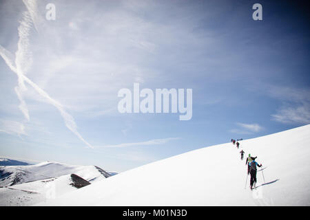 22 & 23/2/14 Backcountry telemark nei pressi di Valdezcaray, La Rioja, Spagna. Foto © James Sturcke Fotografía | www.sturcke.org Foto Stock