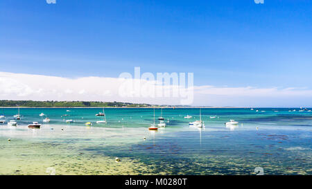 Viaggiare in Francia - Baia Anse de perros del canale in lingua inglese nei pressi di Perros-Guirec comune sulla Costa di Granito Rosa di Cotes-d'Armor dipartimento nel nord del Foto Stock