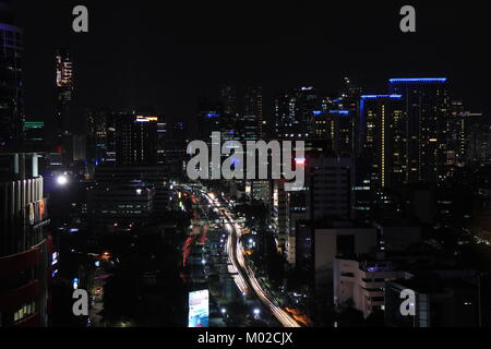 Jakarta, la grande città di notte Foto Stock