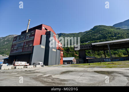 Acciaieria Odda in Norvegia (SMI i Odda) - fabbrica industriale abbandonata Foto Stock